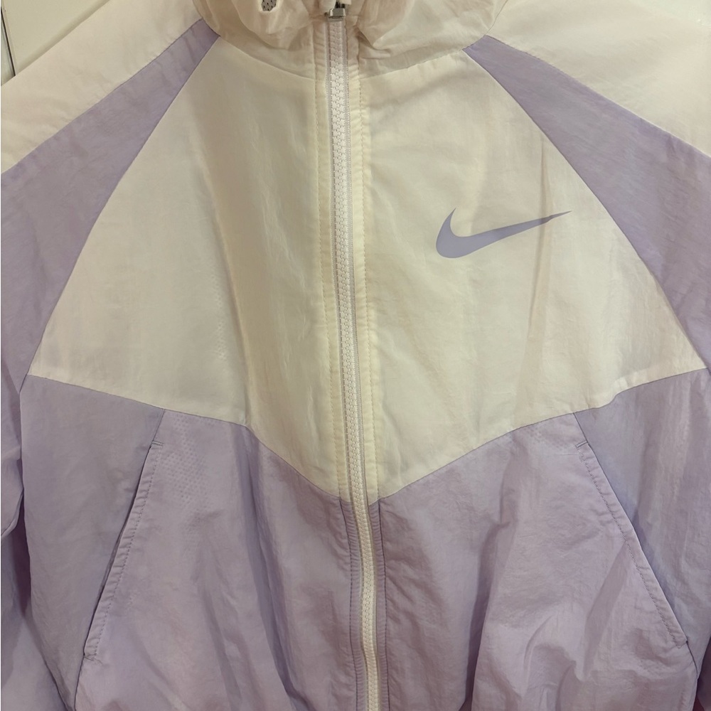 Nike White and Light Purple Jacket - Picture 4 of 5